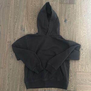 brand new aritzia hoodie